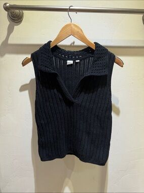 GAP Black Sleeveless Knit Tank Top with Collar